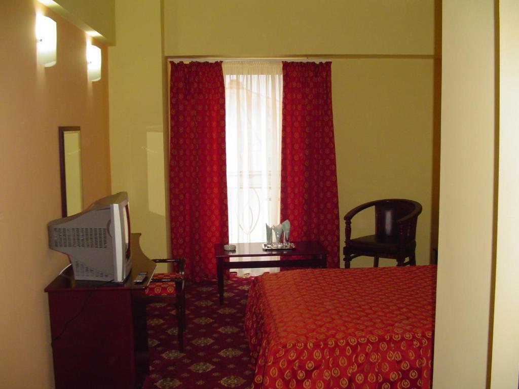 Hotel Europa Ploieşti Habitación foto