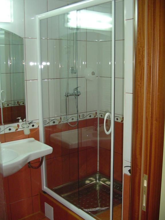 Hotel Europa Ploieşti Habitación foto