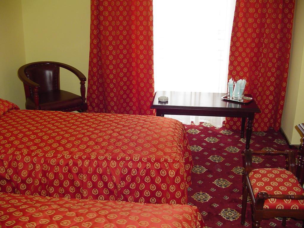 Hotel Europa Ploieşti Habitación foto